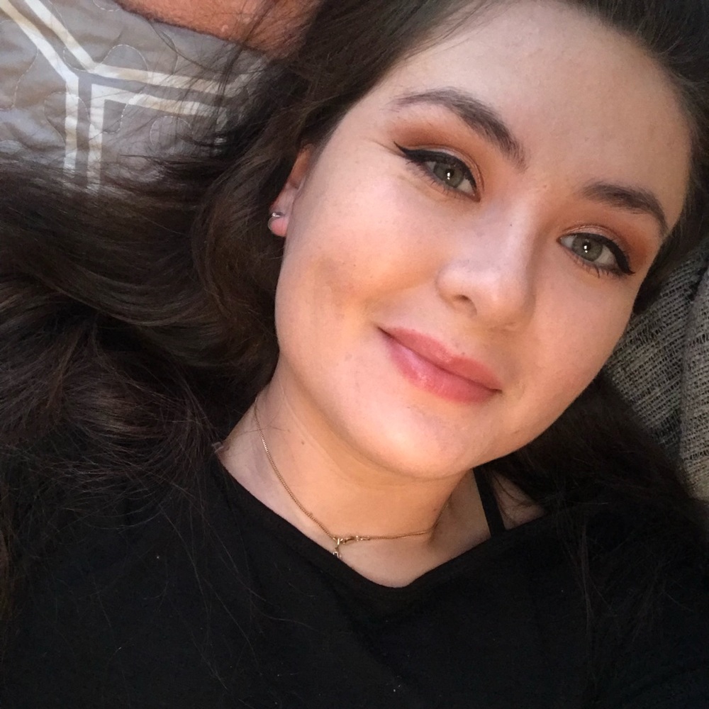 Meet your Posher, Abigail